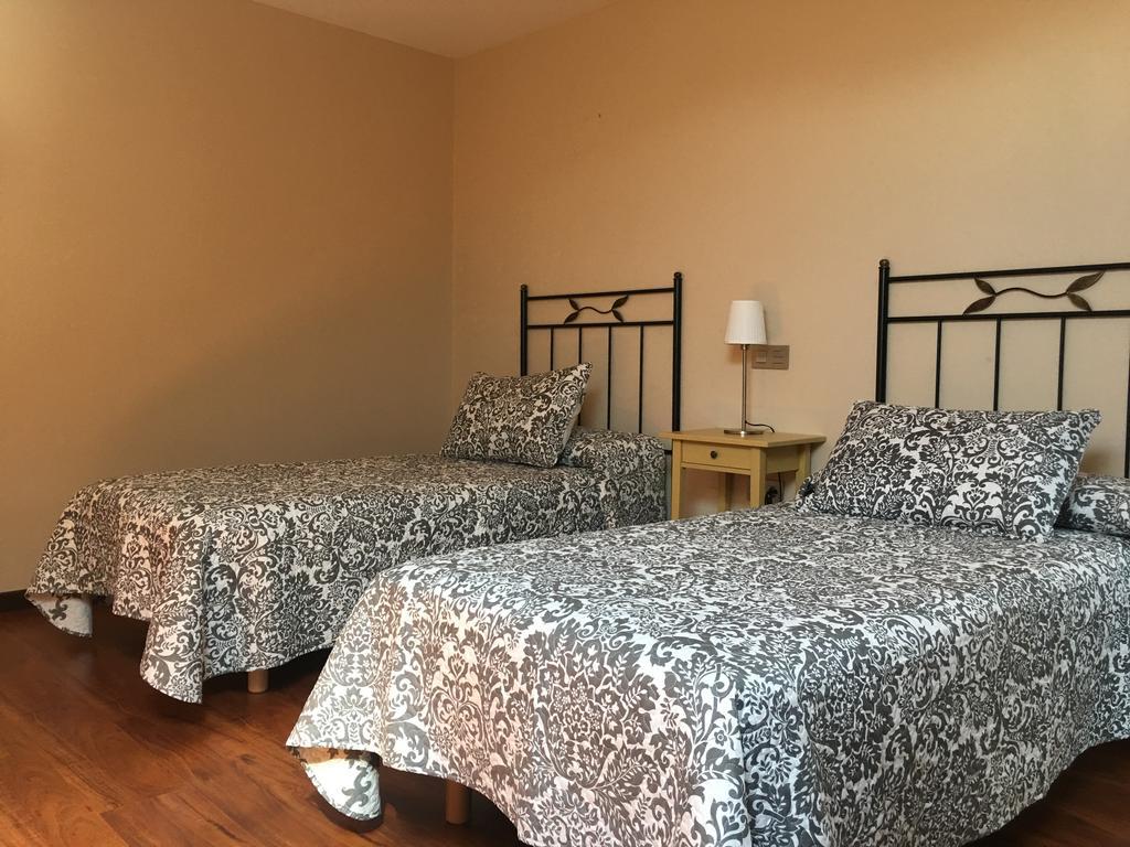 Otur Chalet La Caleya מראה חיצוני תמונה