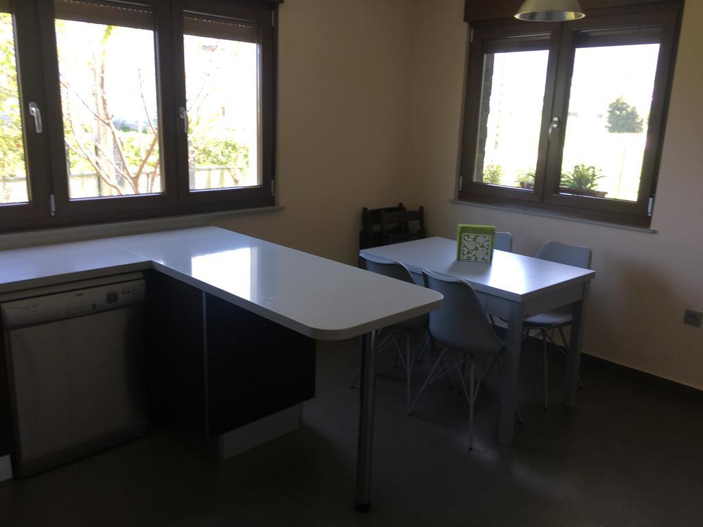 Otur Chalet La Caleya מראה חיצוני תמונה